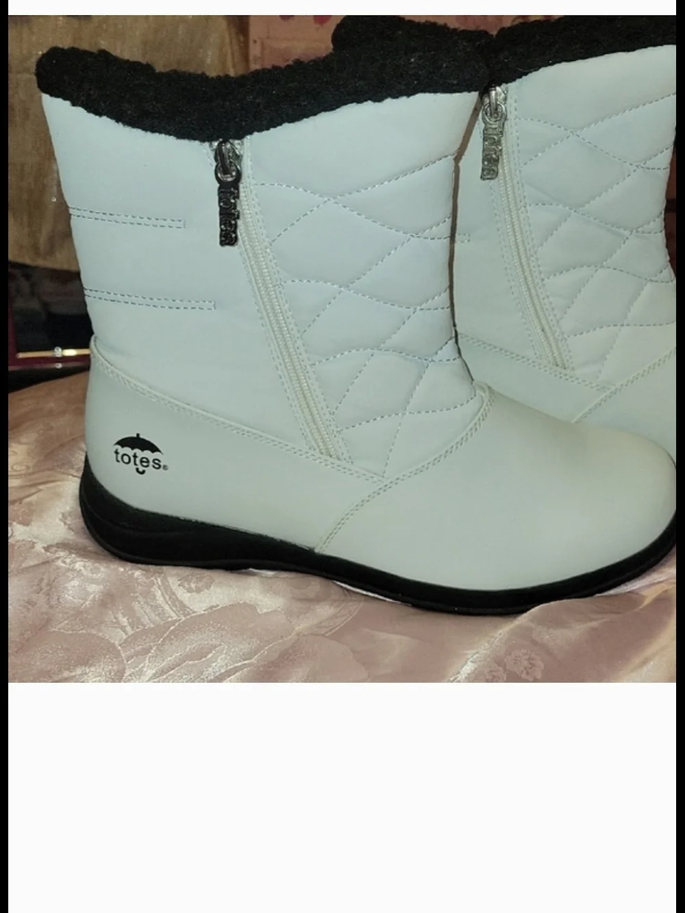 totes White Quilted Winter Boots with Black Faux Fur Trim